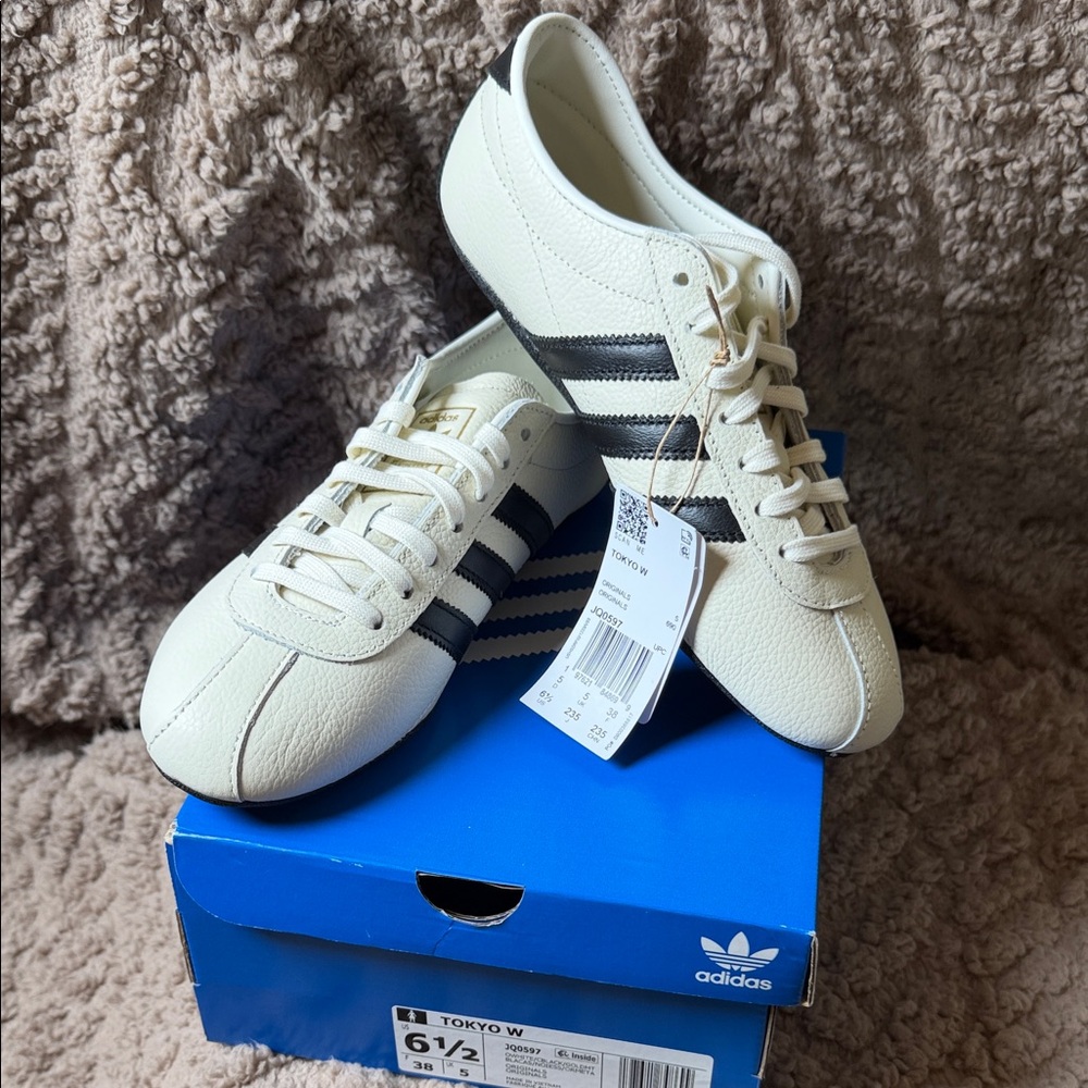 Adidas Women’s Tokyo W Off-White and Black Sneakers